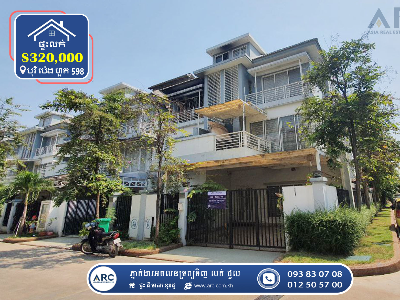 Twin villa (Corner) for Sale! Borey Peng Huot (598)